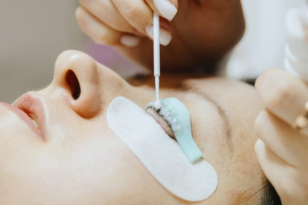 Corso Laminazione ciglia e sopracciglia