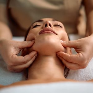 Corso tecniche manuali per il trattamento di testa, collo e viso