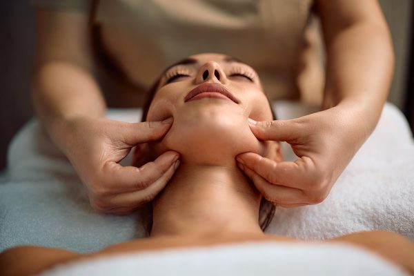 Corso tecniche manuali per il trattamento di testa, collo e viso
